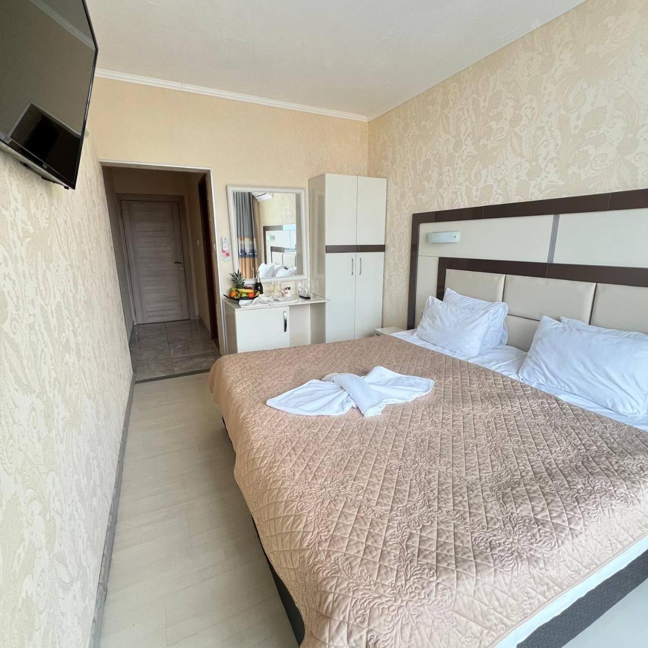 Family Hotel Gallery ซันนีบีช ภายนอก รูปภาพ