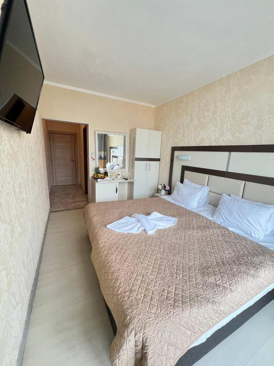 Family Hotel Gallery ซันนีบีช ภายนอก รูปภาพ