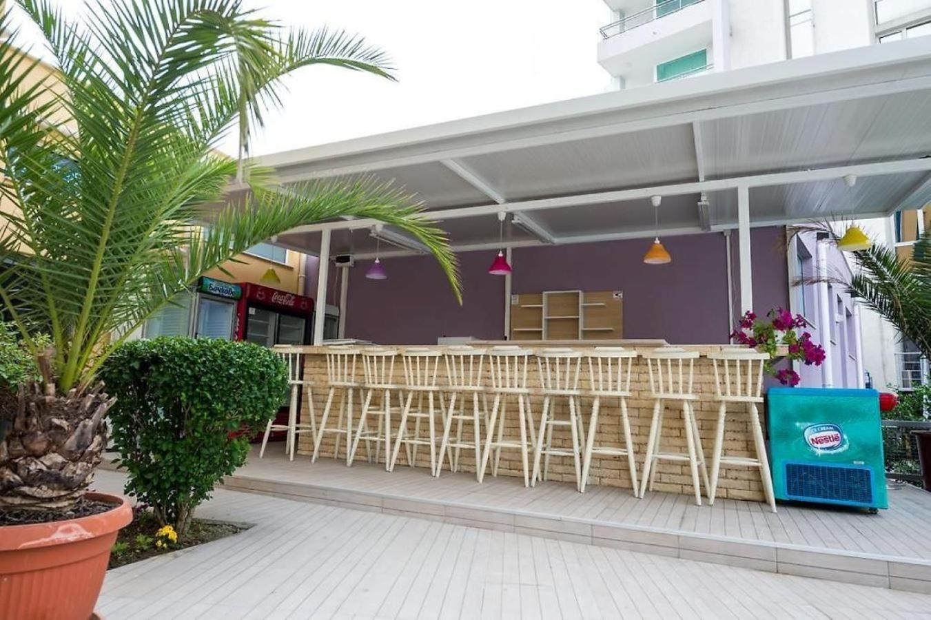 Family Hotel Gallery ซันนีบีช ภายนอก รูปภาพ
